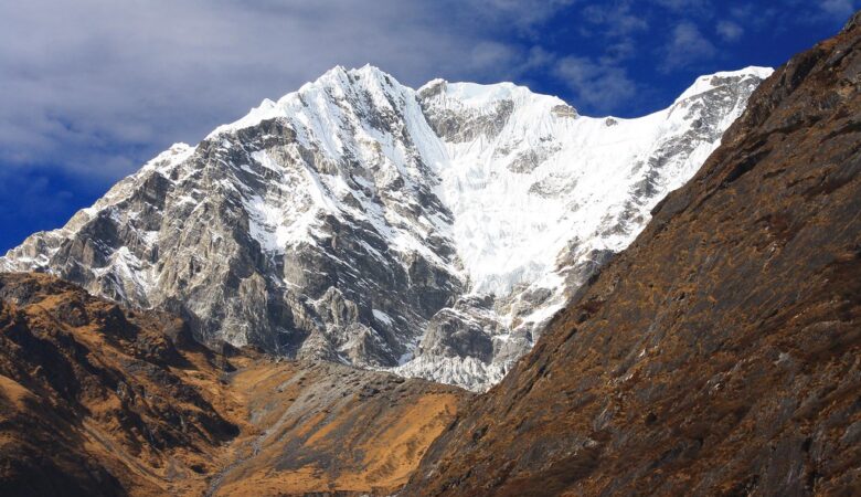 mountain view from langtang valley trek